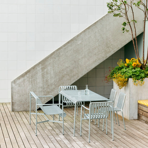 HAY Zahradní židle Palissade Dining Armchair, Cream White - DESIGNSPOT
