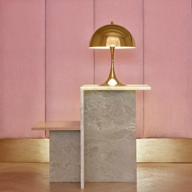 Louis Poulsen Stolní lampa Panthella 250, Pale blue opal acryl - DESIGNSPOT