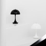 Louis Poulsen Přenosná lampa Panthella 160, Opal white - DESIGNSPOT