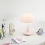 Louis Poulsen Přenosná lampa Panthella 160, Opal pale rose - DESIGNSPOT