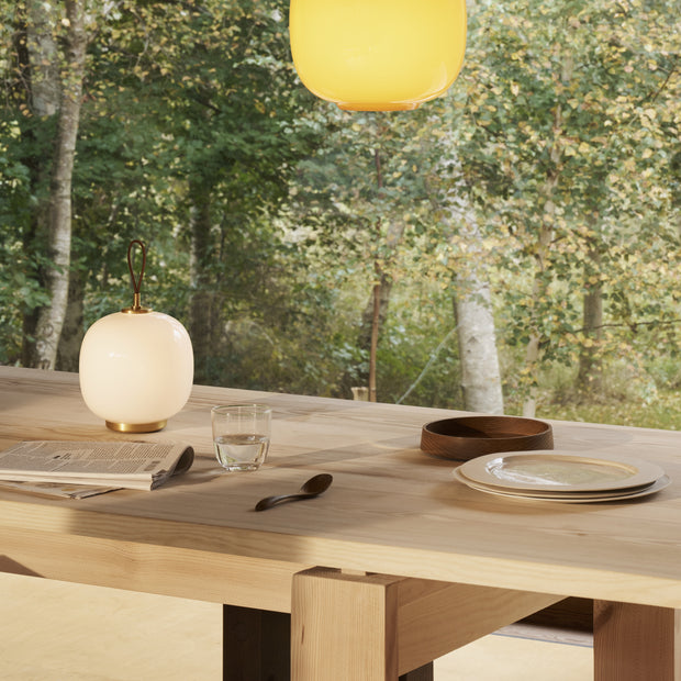 Louis Poulsen Přenosná lampa VL 45 Radiohus, Brass / Pale Yellow - DESIGNSPOT