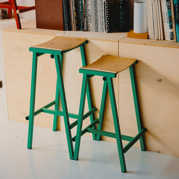 Hay Barová stolička Taburete 8 Bar Stool, Low, Signal Red - DESIGNSPOT