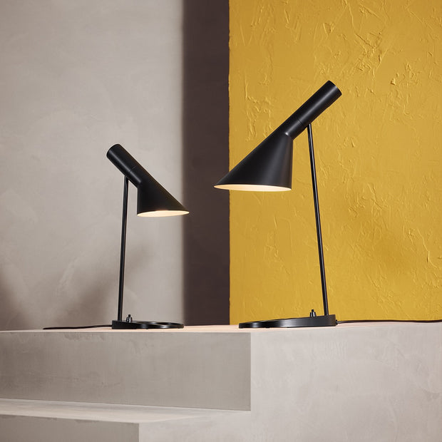 Louis Poulsen Stolní lampa AJ Mini, Black - DESIGNSPOT