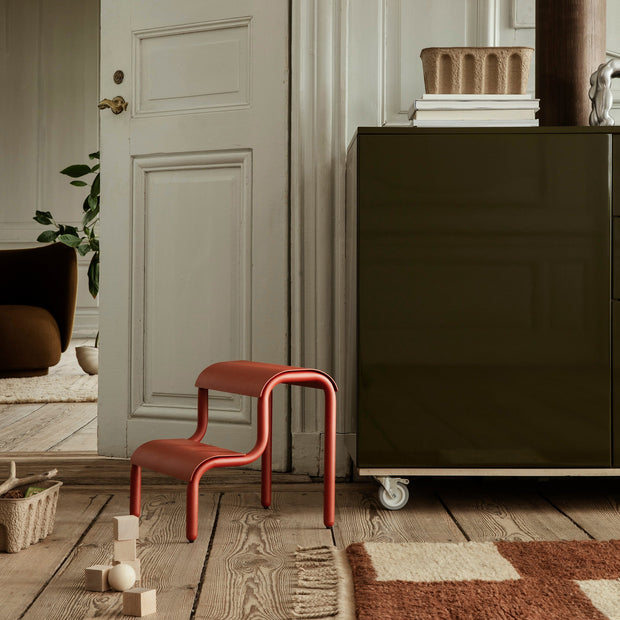 Ferm Living Stolička Up Step, Cashmere [kosmetická vada] - DESIGNSPOT