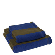 ferm LIVING Ručník Alee Hand Towel, Olive / Bright Blue - DESIGNSPOT