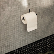 ferm LIVING Nástěnný držák na toaletní papír Dora, Black - DESIGNSPOT