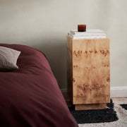 ferm LIVING Stolek Burl Cube Side Table, Natural - DESIGNSPOT