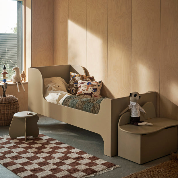 Ferm Living Dětská úložná lavice Slope, Rose - DESIGNSPOT