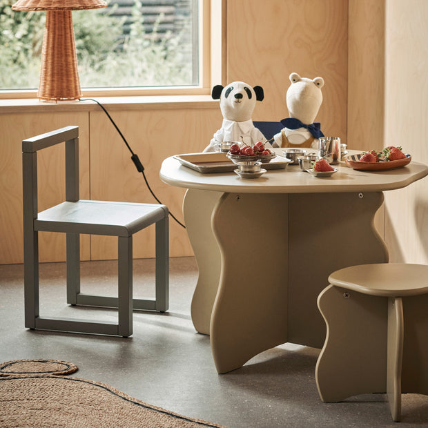 Ferm Living Dětský stolek Slope, Rose - DESIGNSPOT
