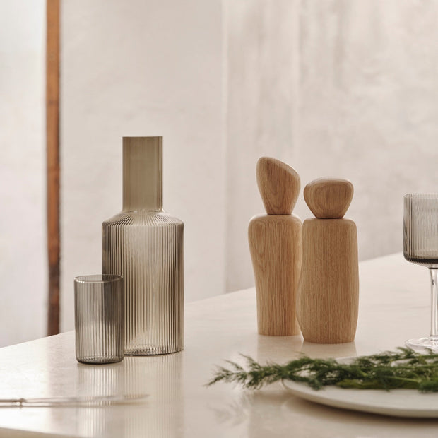 Ferm Living Mlýnek na sůl a pepř Cairn, Dark Brown - DESIGNSPOT