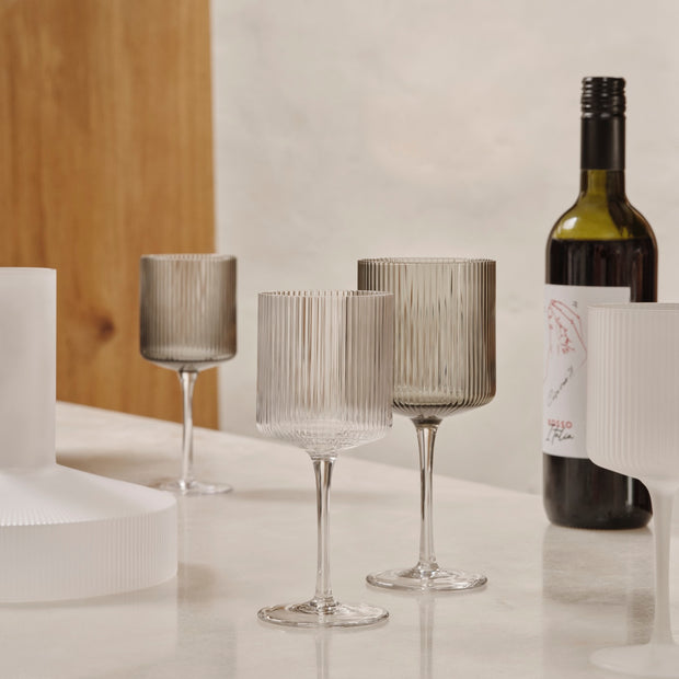 Ferm Living Džbánek na mléko Ripple Jug, Smoked Grey - DESIGNSPOT