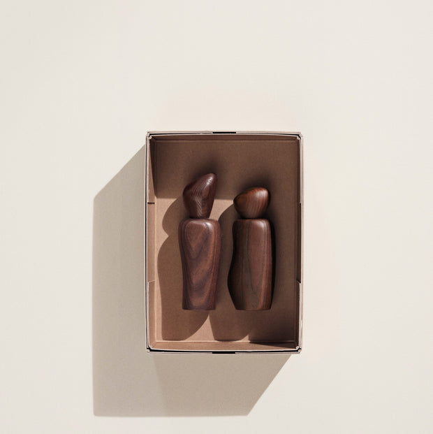 Ferm Living Mlýnek na sůl a pepř Cairn, Dark Brown - DESIGNSPOT