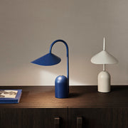 Ferm Living Přenosná lampa Arum, Tea Green - DESIGNSPOT