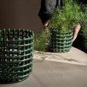 ferm LIVING Košík Ceramic Oval, Emerald Green - DESIGNSPOT