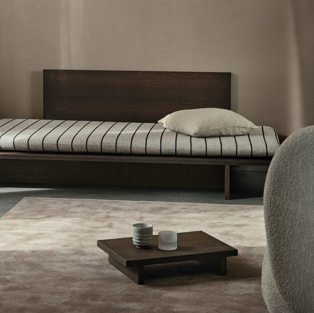 Ferm Living Odkládací stolek Kona Side, Dark Stained Oak - DESIGNSPOT