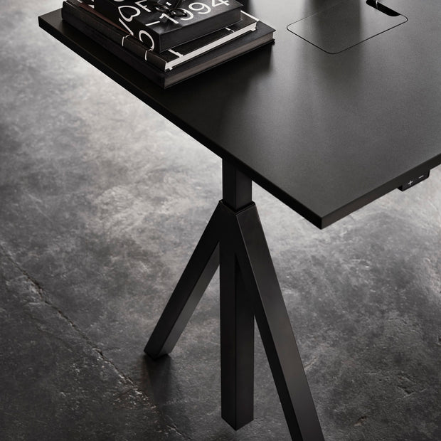 String Pracovní stůl Works, Black - DESIGNSPOT