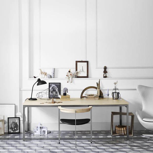 Fritz Hansen Stolní lampa Kaiser Idell, White - DESIGNSPOT