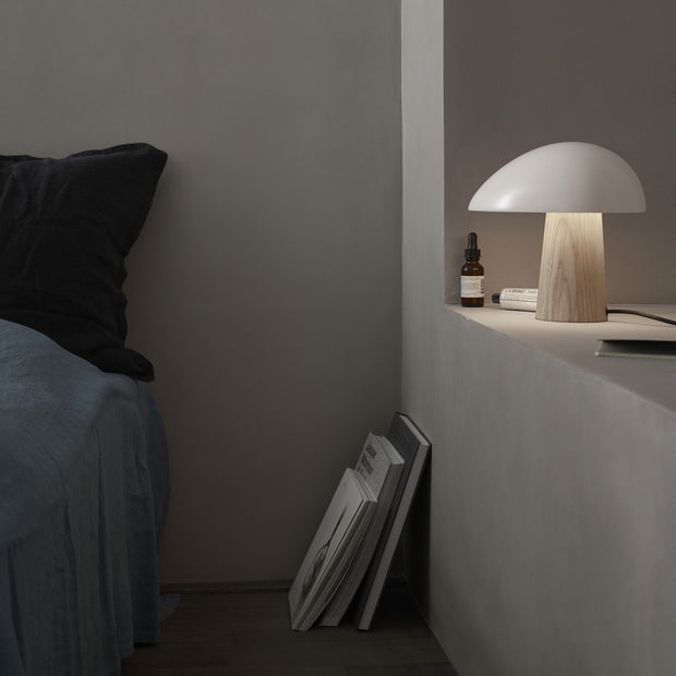 Fritz Hansen Stolní lampa Night Owl, Smokey White / Ash - DESIGNSPOT