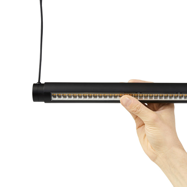 Hay Závěsná lampa Factor Linear Suspension, Soft Black - DESIGNSPOT