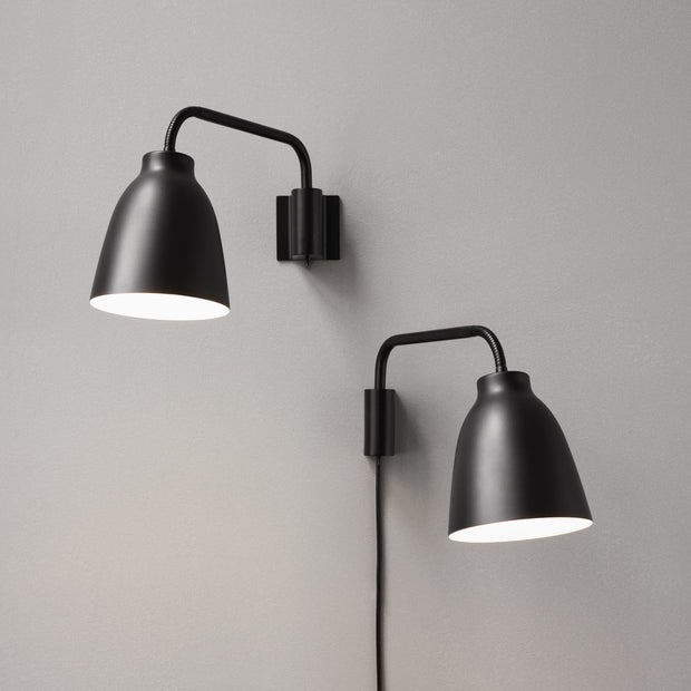 Fritz Hansen Nástěnná lampa Caravaggio, Opal Glass - DESIGNSPOT