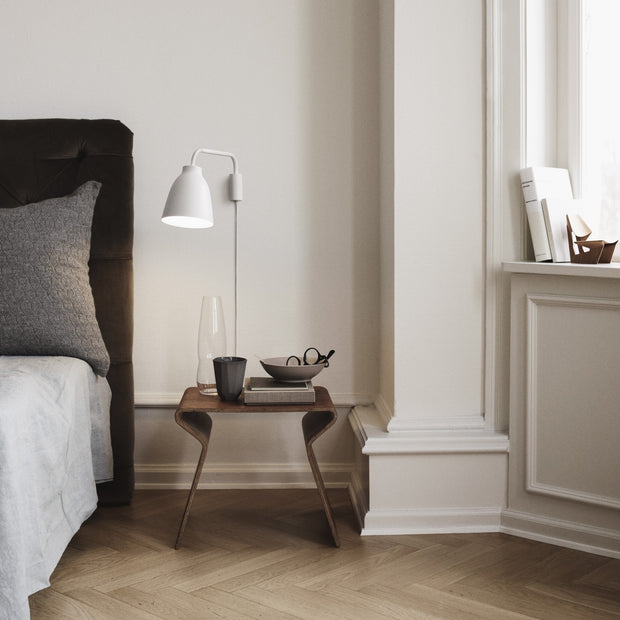 Fritz Hansen Nástěnná lampa Caravaggio, Opal Glass - DESIGNSPOT