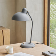 Fritz Hansen Stolní lampa Kaiser Idell, Easy Grey - DESIGNSPOT
