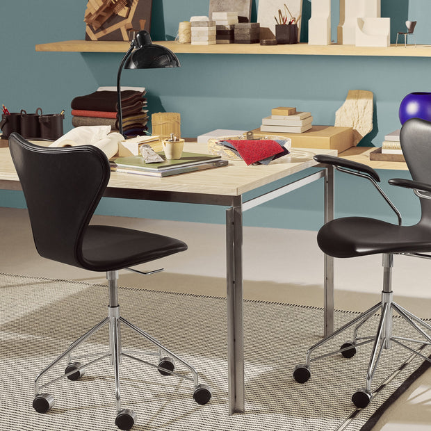 Fritz Hansen Stolní lampa Kaiser Idell, Olive Green - DESIGNSPOT