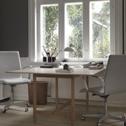 Fritz Hansen Stolní lampa Kaiser Idell, White - DESIGNSPOT