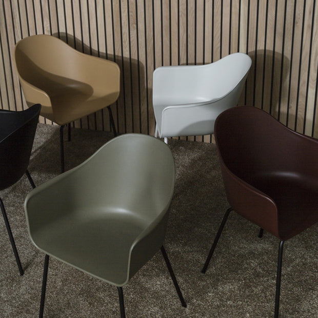 Audo Copenhagen Jídelní židle Harbour, Natural Oak / Khaki - DESIGNSPOT