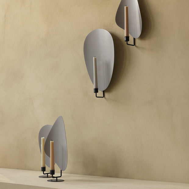 Audo Copenhagen Stolní svícen Flambeau H34, Bronzed Brass, Grey - DESIGNSPOT