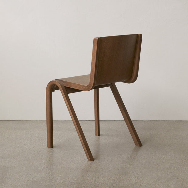 Audo Copenhagen Židle Ready Chair, Red Stained Oak - DESIGNSPOT