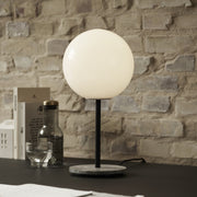 Audo Copenhagen Stolní lampa TR, Grey Marble, Matt Opal - DESIGNSPOT