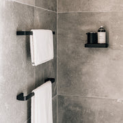 Audo Copenhagen Nástěnná sprchová polička, White Marble - DESIGNSPOT