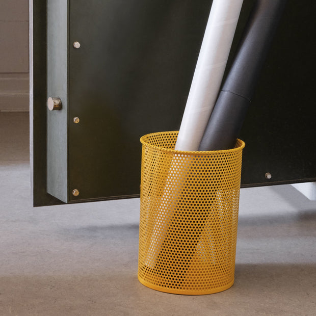 Hay Koš Perforated Bin L, Burgundy - DESIGNSPOT
