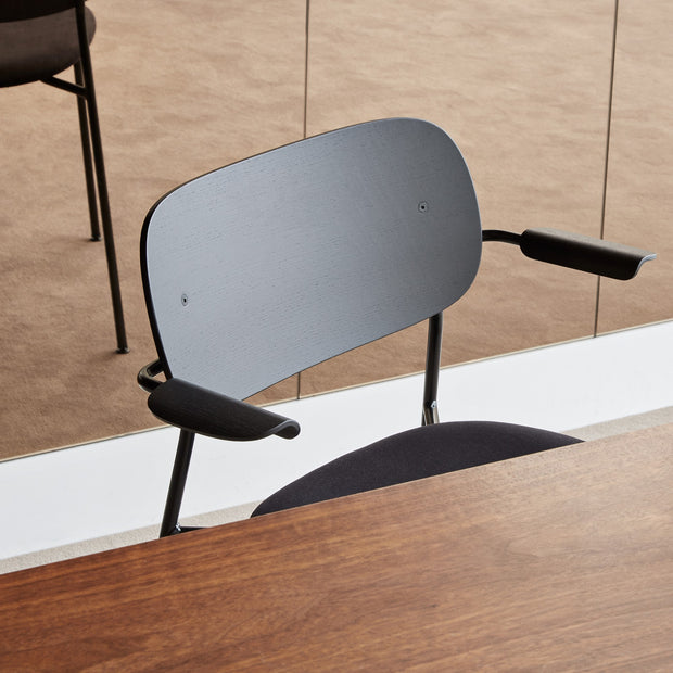 Audo Copenhagen Židle Co Chair, Black / Black Oak - DESIGNSPOT